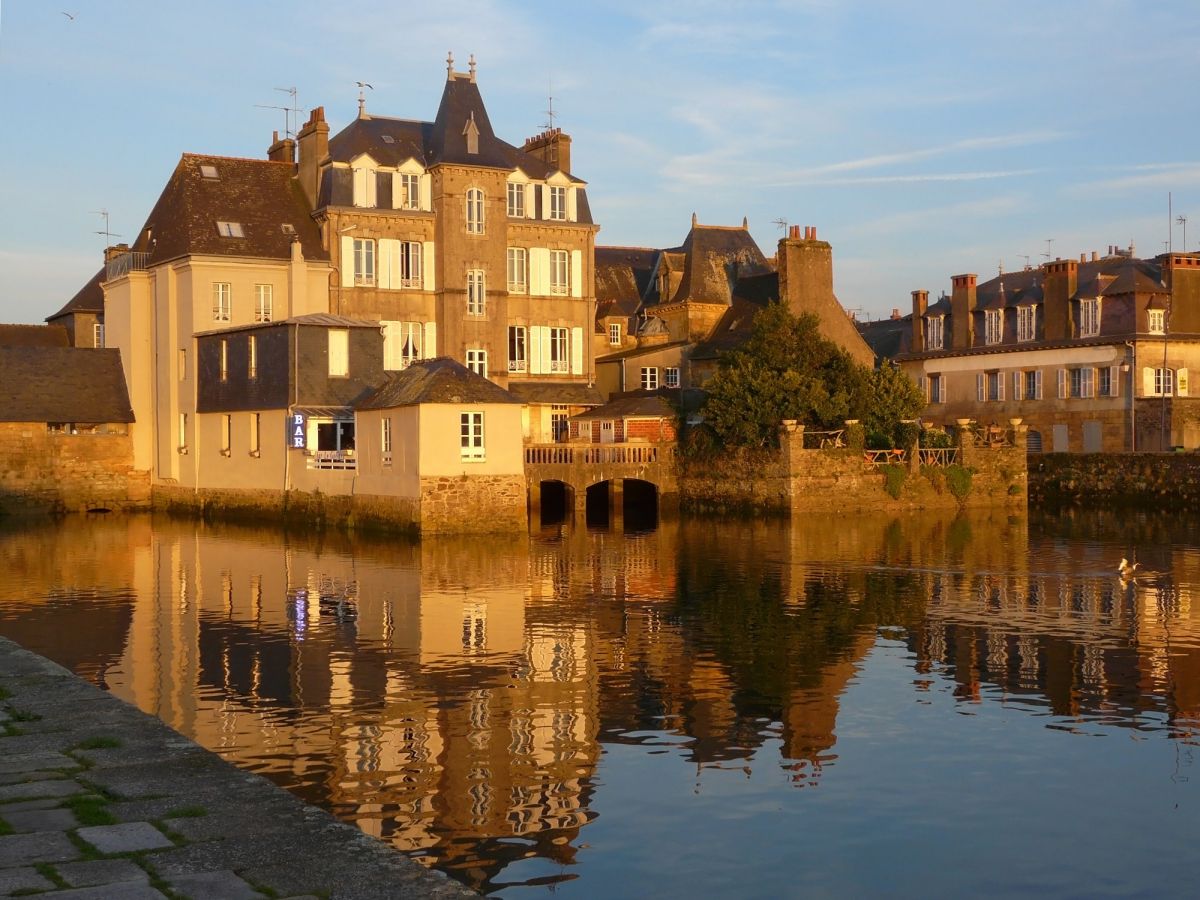 Events Box est située à Ploudaniel, près de Landerneau dans le Finistère nord Events Box est située à Ploudaniel, près de Landerneau dans le Finistère nord