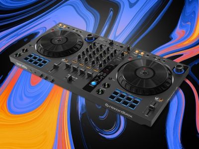 Flex It ! Découvrez le DDJ-FLX6 en version GT !
- Nouveau design graphite
- Compatibilité Virtual DJ & traktor pro 3 (via .TSI)
- Toujours compatible et...
