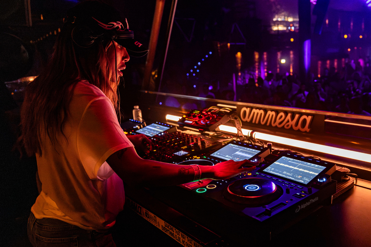 Location de r&eacute;gie DJ dans le Finist&egrave;re : Ploudaniel, Landerneau, Brest, Morlaix, Quimper...
